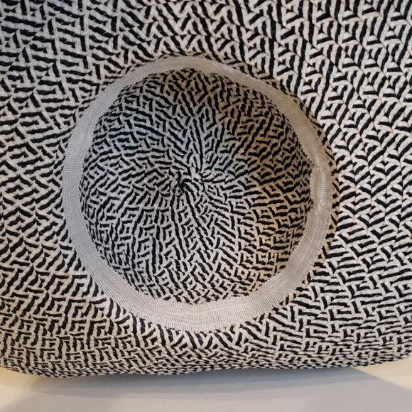 Spring Summer hat - Picture 4 of 4